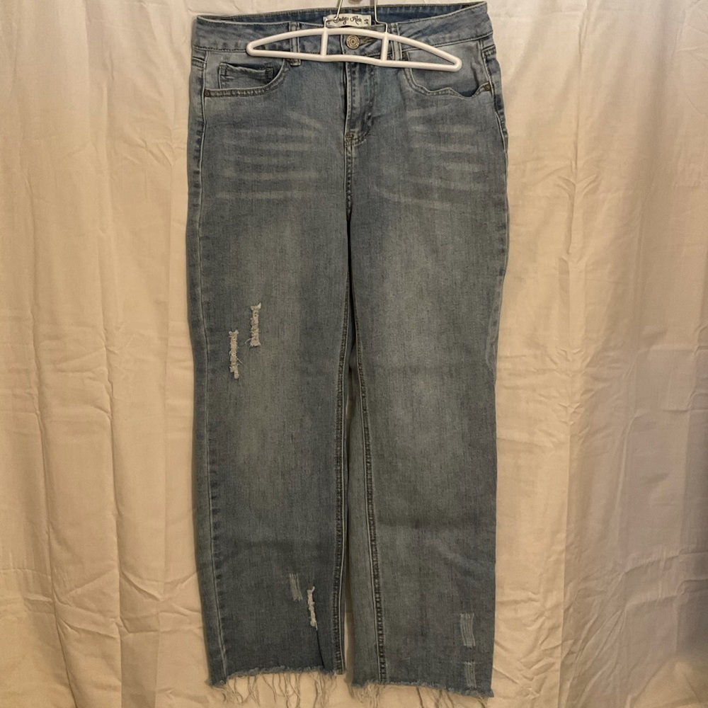 Indigo Rein Women’s Cropped Hem Distressed Jeans Size 11